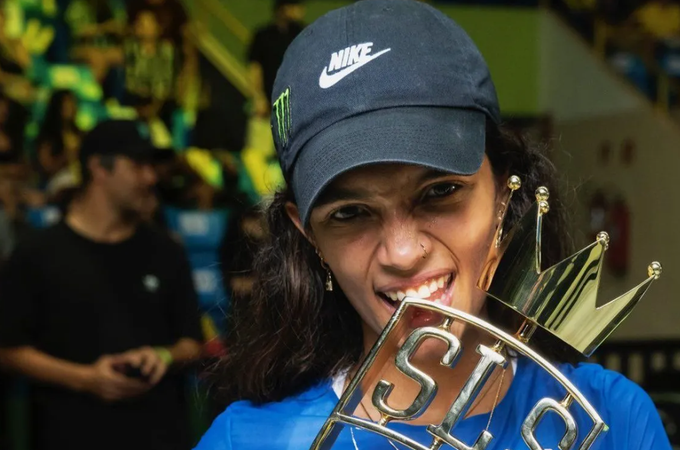 Rayssa Leal dá show e conquista o tricampeonato do SLS Super Crown