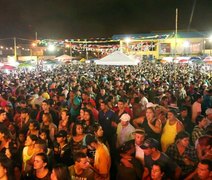 São João de Arapiraca leva centenas de pessoas aos arraiás no embalo do forró, reggae e rock