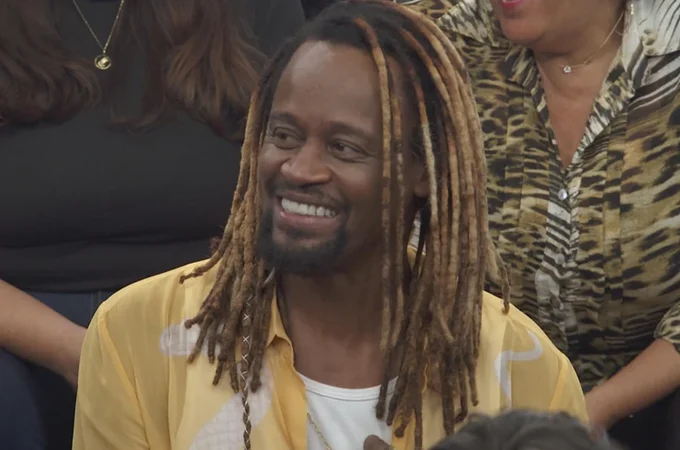 Cantor Toni Garrido se envolve em acidente e agente fica ferido no RJ