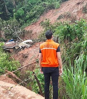Defesa Civil alerta população de Maceió para deslizamento de barreiras