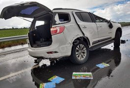 Condutor sai ileso de capotamento na AL 220, em Campo Alegre
