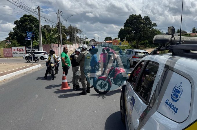 Acidente envolvendo três veículos deixa estudante ferido em Arapiraca