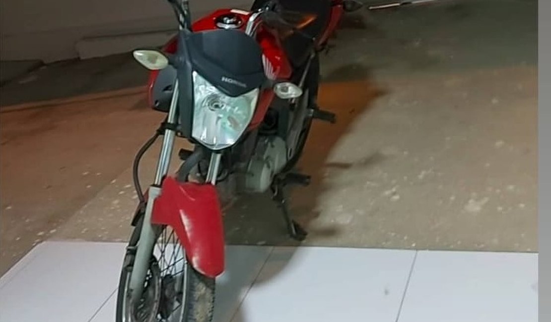 VÍDEO. Homem tem motocicleta furtada após estacionar o veículo em frente a residência da sogra, em Arapiraca