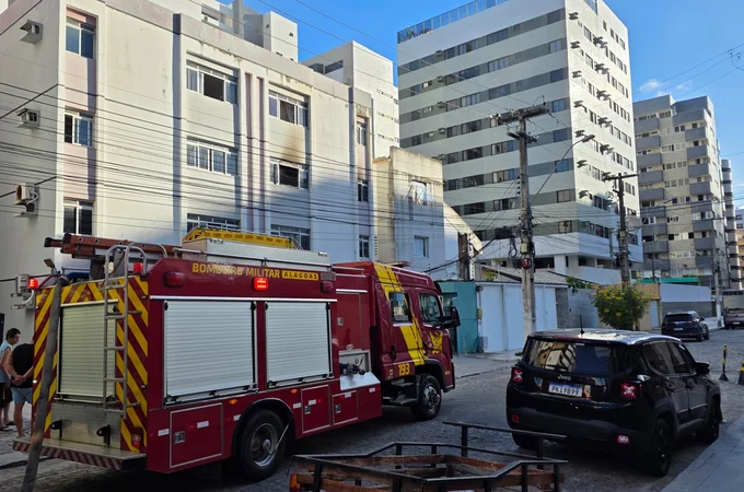 Incêndio atinge apartamento em prédio na Ponta Verde, em Maceió