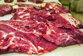 Preço da carne cai para o consumidor, diz Ministério da Agricultura