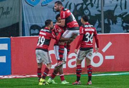 Flamengo goleia o Grêmio com brilho de contestados e encaminha vaga na semifinal da Copa do Brasil