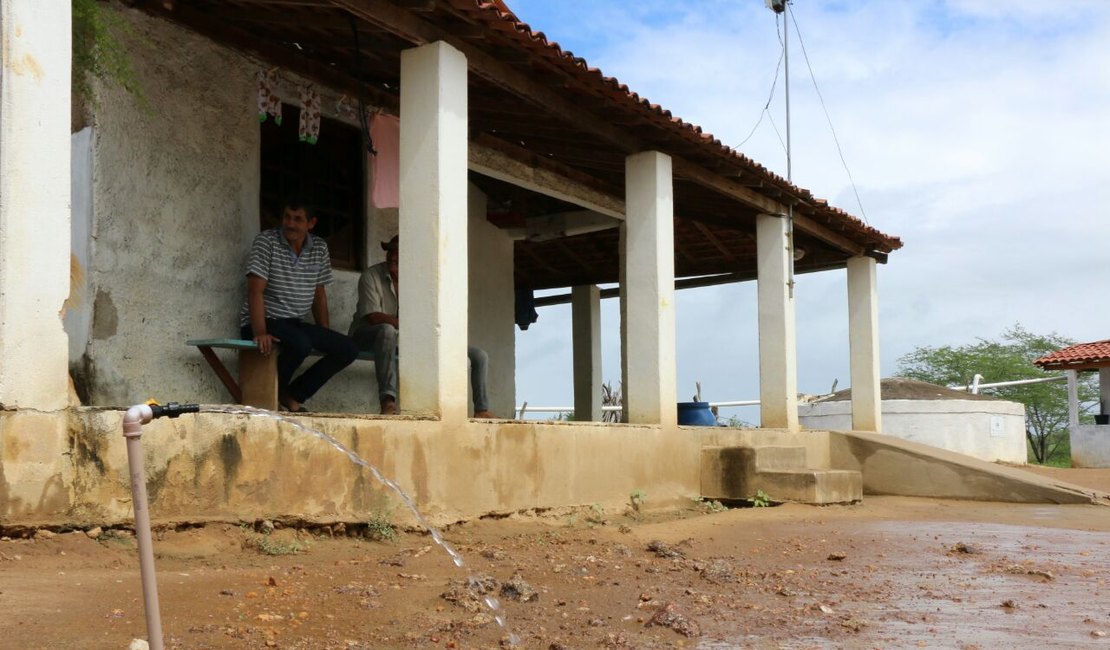 Sistemas de abastecimento em Cacimbinhas beneficiam 57 famílias