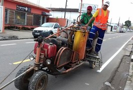 Rua Santa Rita recebe sinalização horizontal para melhorar o fluxo de veículos no bairro Brasília