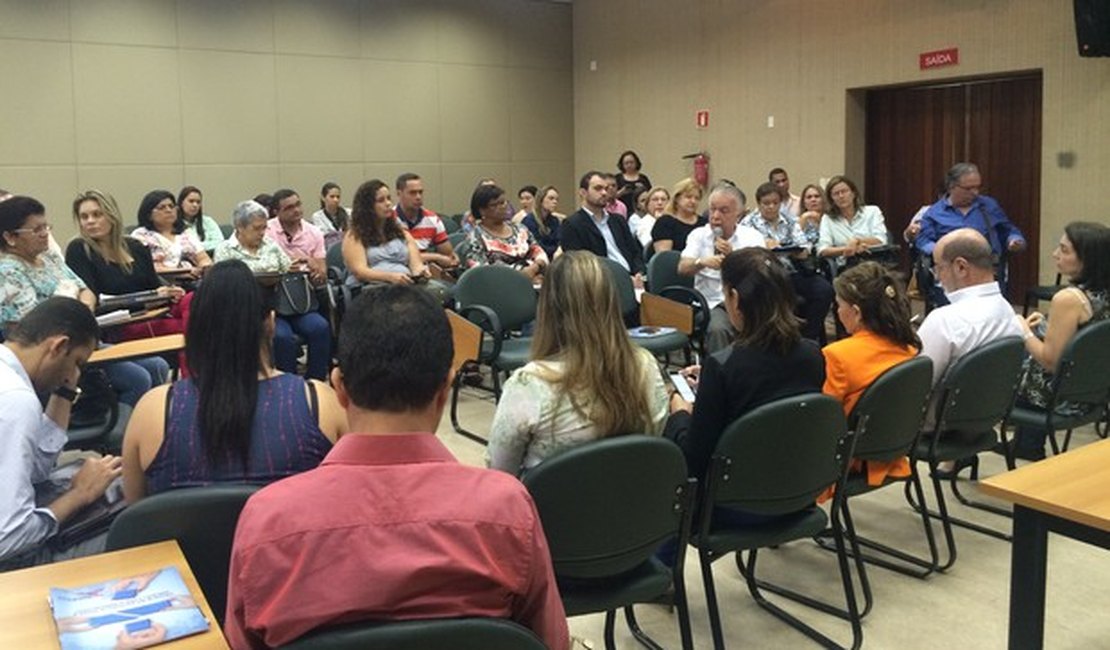 Crise: 400 funcionários da Saúde já foram demitidos em Arapiraca