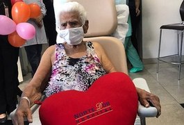 Mais uma campeã: idosa de 101 anos deixa hospital do Rio após se curada da Covid-19