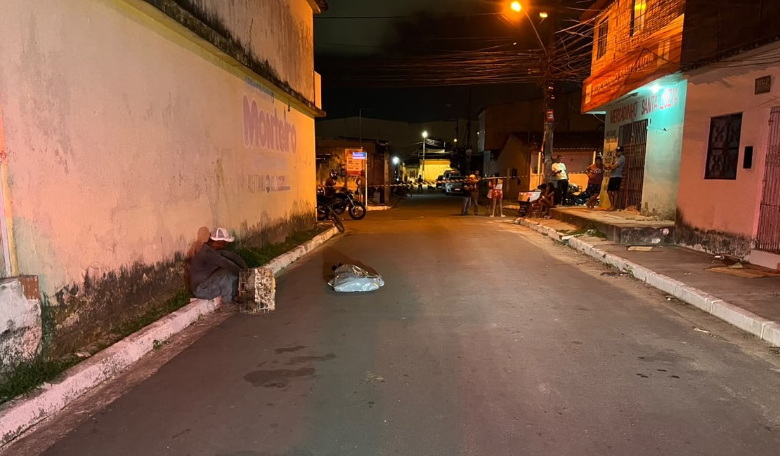 Jovem de 19 anos é executado a tiros no Cleto Marques Luz, na parte alta de Maceió