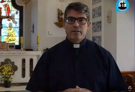 Padre pede afastamento da igreja ao descobrir que vai ser pai