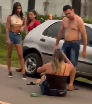 Homem filmado agredindo mulher em Água Branca, AL, depõe e é indiciado por lesão corporal