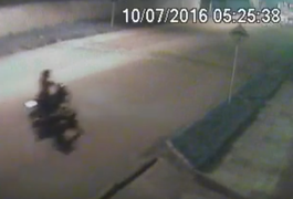 Câmera flagra acidente que matou jovem após show, em Arapiraca; veja vídeo