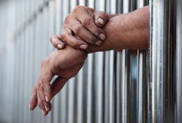 Acusado de matar homem que tentou separar briga em bar de Campo Alegre é preso 12 anos depois