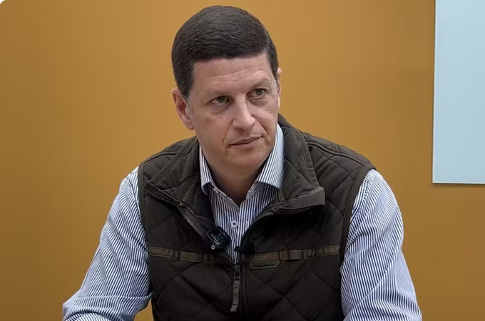 Ex-ministro Ricardo Salles desiste de concorrer ao Senado em SP e declara apoio a Derrite e André do Prado