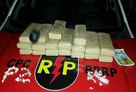 Rp prende dupla com quase 20 Kg de maconha; no Tabuleiro, 5º BPM apreende mais 1 Kg da mesma droga