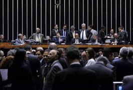 Câmara aprova reajustes salariais para servidores públicos