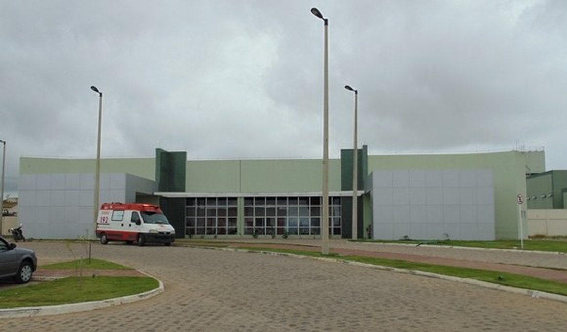 Cinco professoras ficam feridas após capotamento na zona rural de Penedo