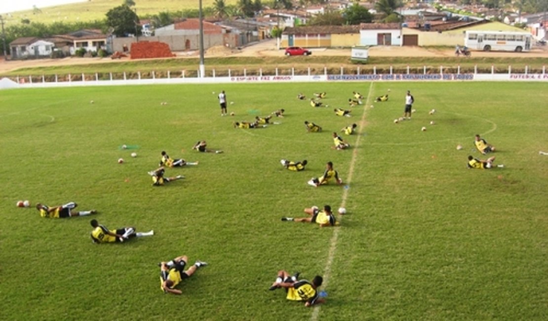 Time segue treinando forte para enfrentar o São Caetano terça feira(3)