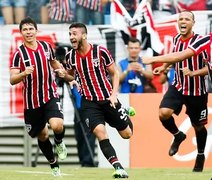 Com time misto, São Paulo vence Santos e garante vaga na Libertadores