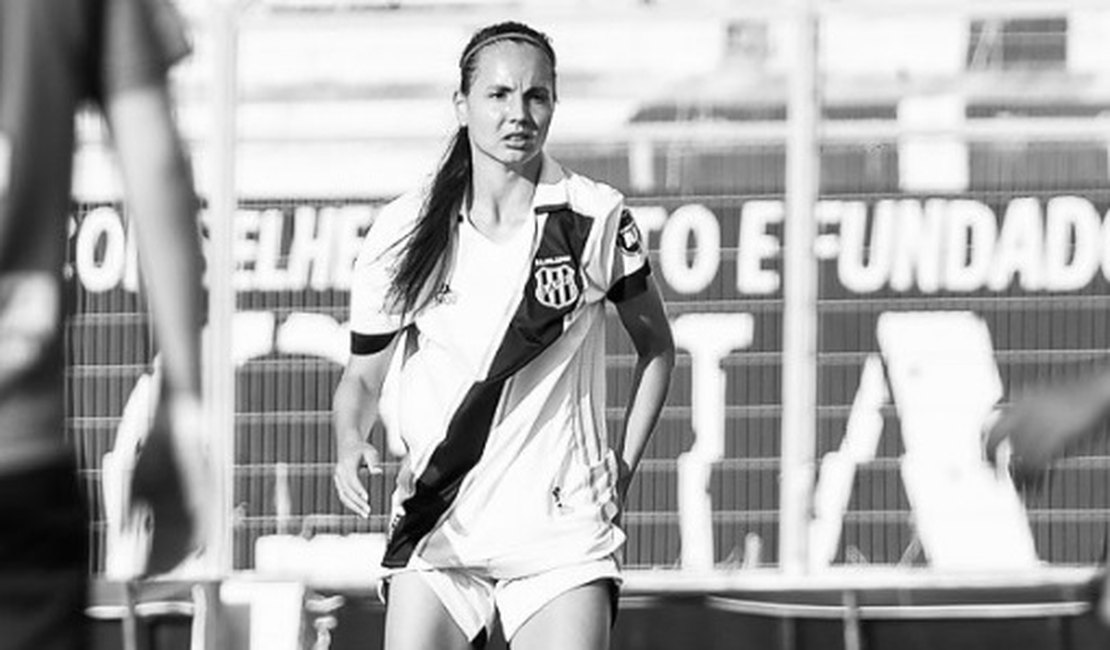 Acidente de trânsito resulta em morte de ex-﻿jogadora do Vasco, ﻿Camila Arlati