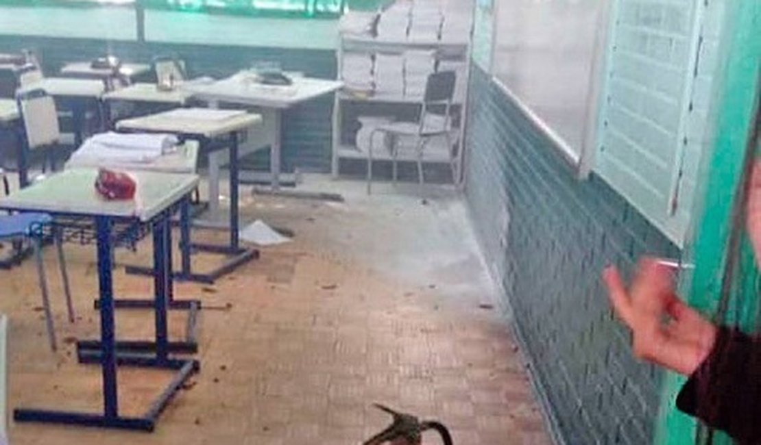 Ex-aluno ataca estudantes com machadinha e tenta atear fogo em sala de aula de escola no RS