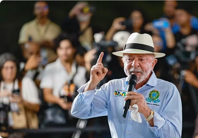 Vox: Lula cresce quase 8 pontos e lidera com 42,1% no primeiro turno contra 33,6% de Flávio