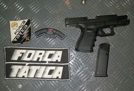 Após perseguição, Força Tática prende suspeitos com arma e carro com placa fria