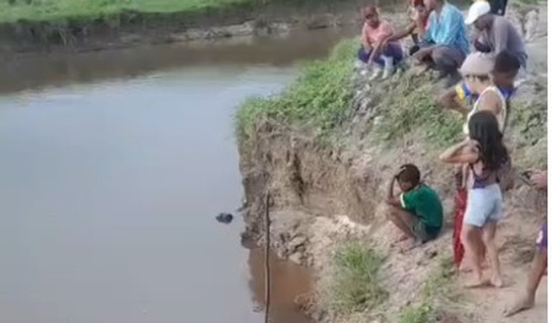 Homem é encontrado morto em rio e com marcas de violência, no interior de Alagoas