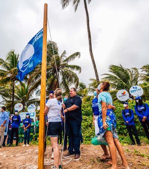 Certificação turística internacional bandeira Azul é hasteada na praia do Patacho, em Porto de Pedras