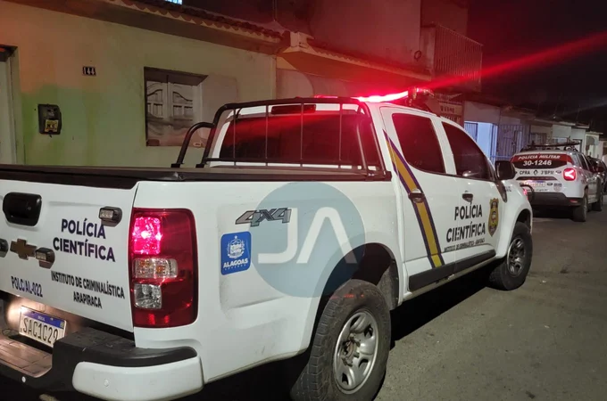 Vizinhos suspeitam de sumiço de mulher e a encontram morta no quintal de casa, em Arapiraca