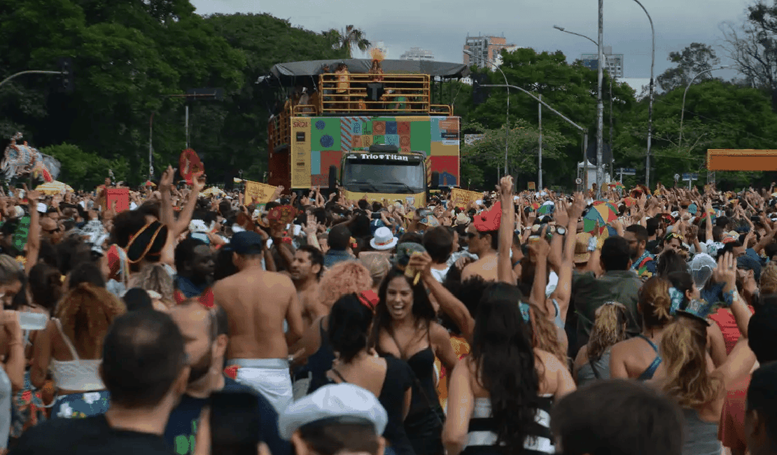 Salvador terá um dia a mais no Carnaval em 2027, anuncia prefeito
