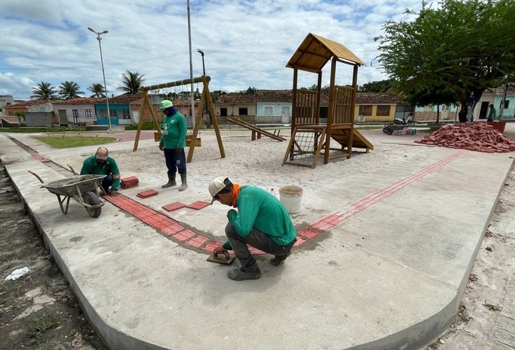 Prefeitura de Penedo constrói e revitaliza praças na cidade e na zona rural