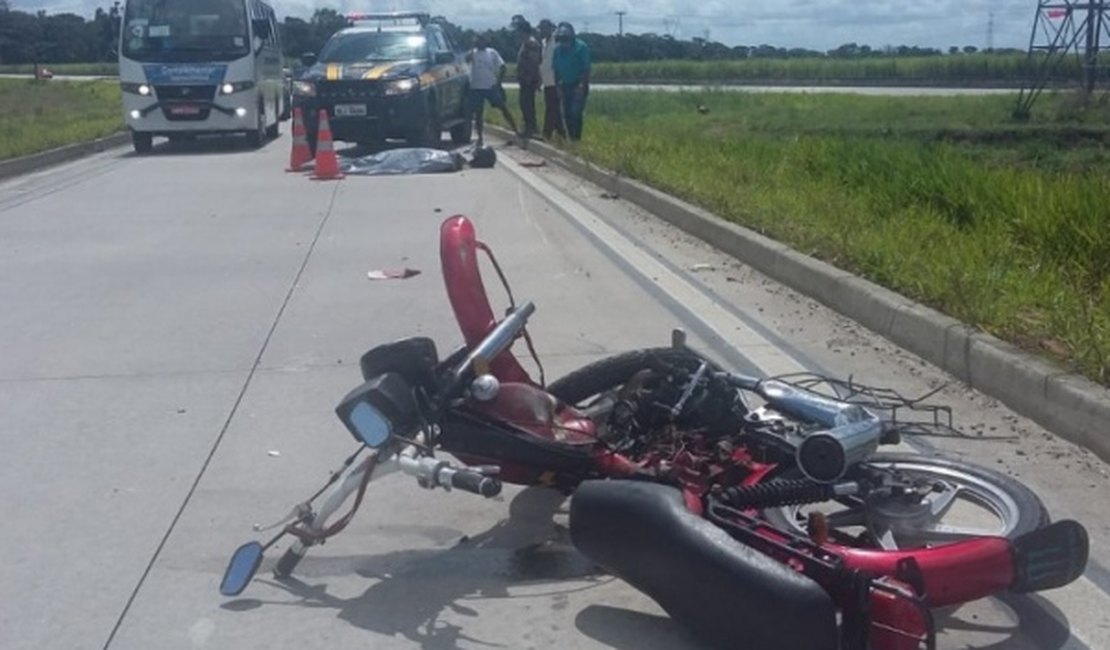 Músico de trio de forró morre ao ser atropelado na BR-101, em Rio Largo