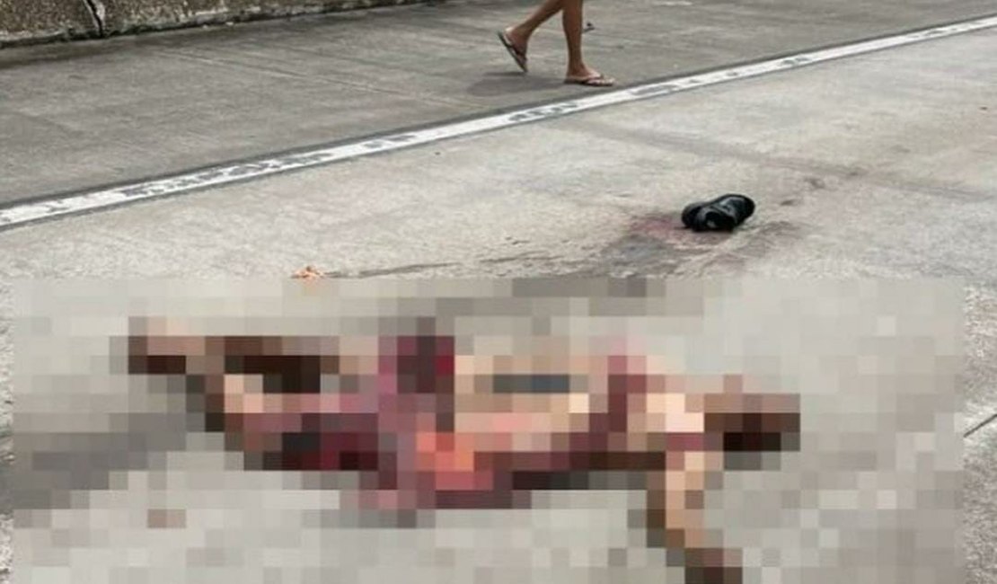 Homem tem corpo esmagado por carreta ao ser atingido em estrada no interior de AL