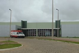Jovem é baleado durante assalto por não ter celular