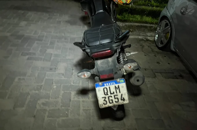 Motocicleta adulterada é apreendida e homem é preso, em Maceió