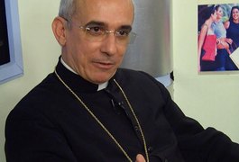 Bispo que comandou paróquia em Alagoas é internado na UTI em Recife