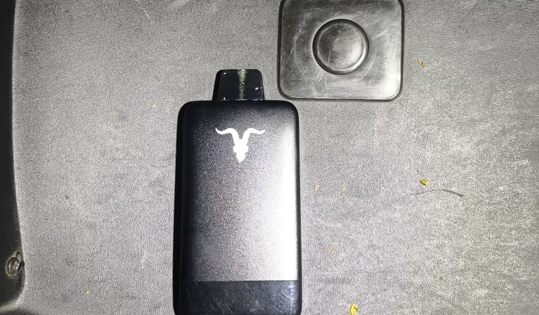 Homem é flagrado com cigarro eletrônico de procedência suspeita e assina TCO por receptação culposa em Arapiraca