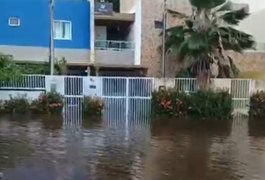 Vídeo: Nível do Rio Niquim sobe e inunda casas na Barra de São Miguel