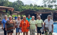 Idosos de Traipu vivenciam dia de lazer e integração em passeio promovido pela Assistência Social