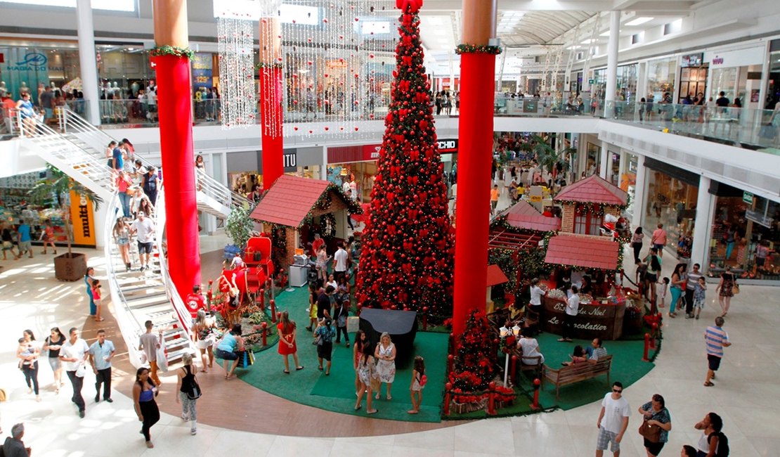 Vendas em shoppings no Natal caíram 3%, diz associação