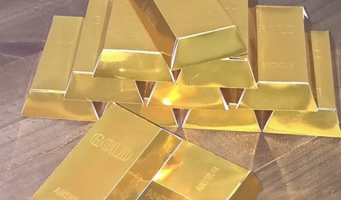 Sem querer, homem joga no lixo 20 barras de ouro avaliadas em R$ 700 mil