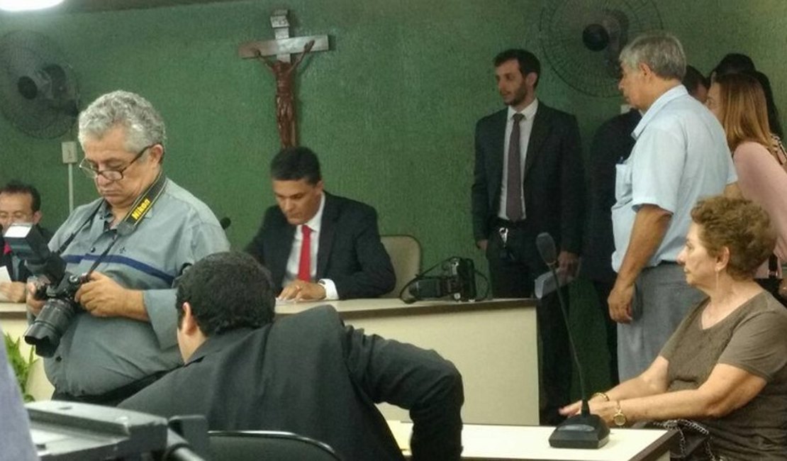 Juíza suspende aumento de salários de vereadores de Palmeira dos Índios