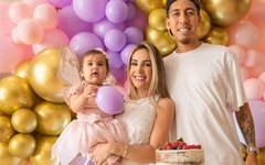 Roberto Firmino, Larissa Firmino e a filha Sophia