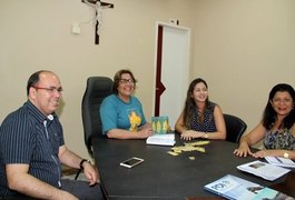 Célia recebe marca do Projeto Centro Novo