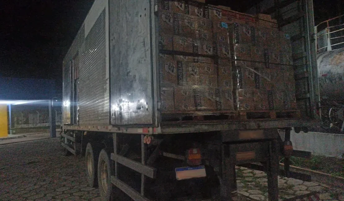 Caminhão com carga irregular de cerveja avaliada em R$ 400 mil é apreendido em Alagoas