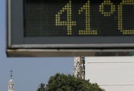 Por causa do calor, prefeitura do Rio libera uso de bermudas para servidores municipais