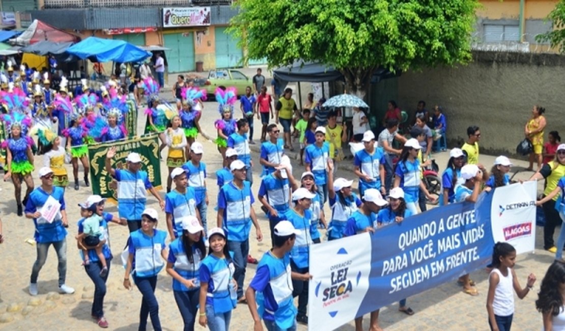 Lei Seca é homenageada durante desfile escolar no município de Flexeiras